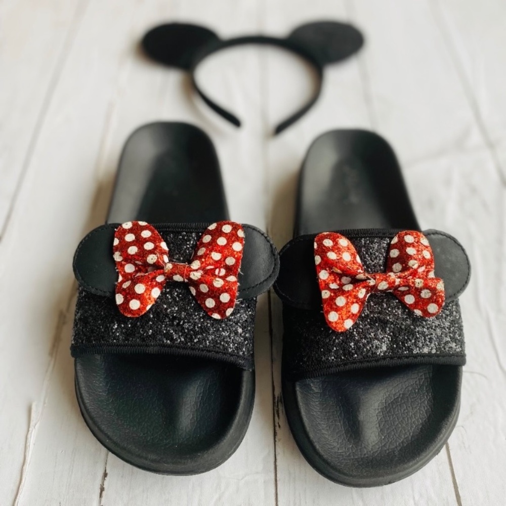 Minnie Mouse Slippers Size 3 & Ears Headband Bundle